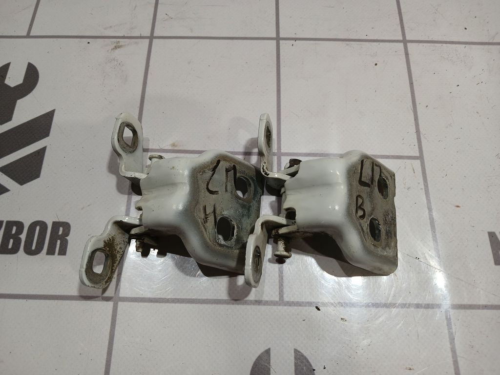 LADA VESTA 15-19 для Петля двери передней