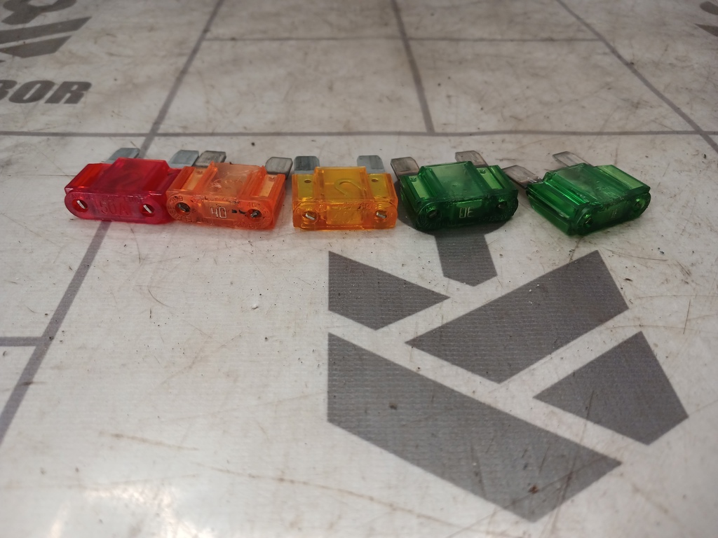 Ford Focus 1 1998-2004 для Предохранитель