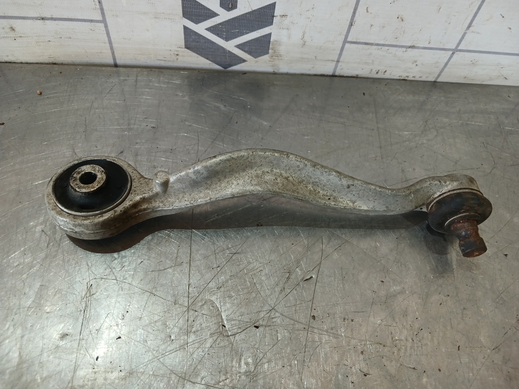 VW Passat B5 96-00 для Рычаг передний верхний правый задний