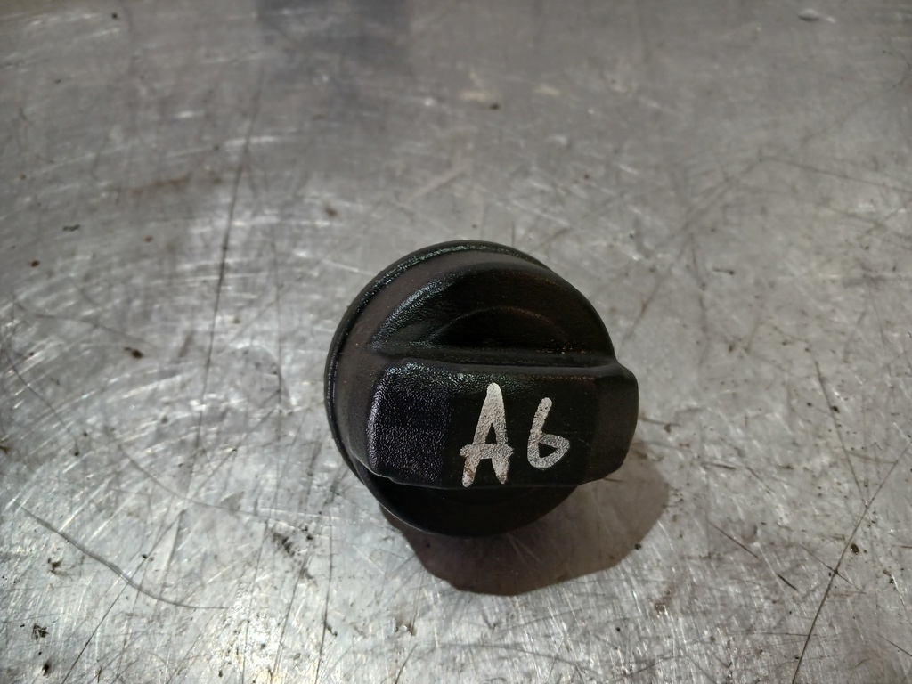 Audi A6 (C4) 1994-1997 для Крышка топливного бака