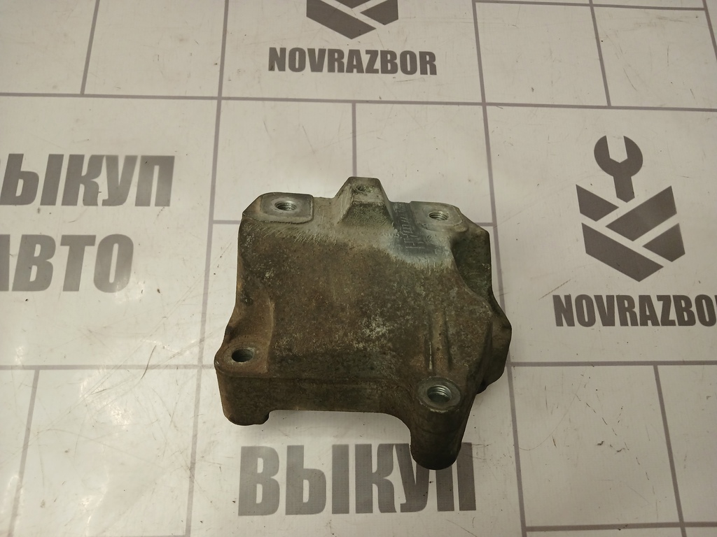 Skoda Yeti 2009-2018 для Кронштейн КПП левый