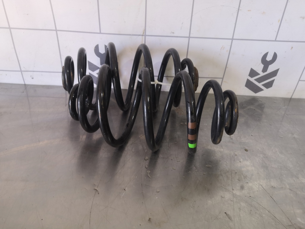 VW Passat B5 96-00 для Пружина задняя