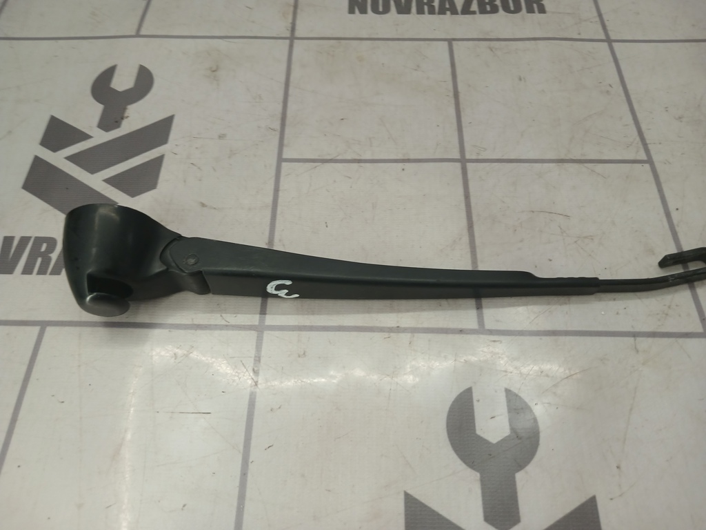 VW Golf 4 Bora 97-05 для Поводок стеклоочистителя заднего