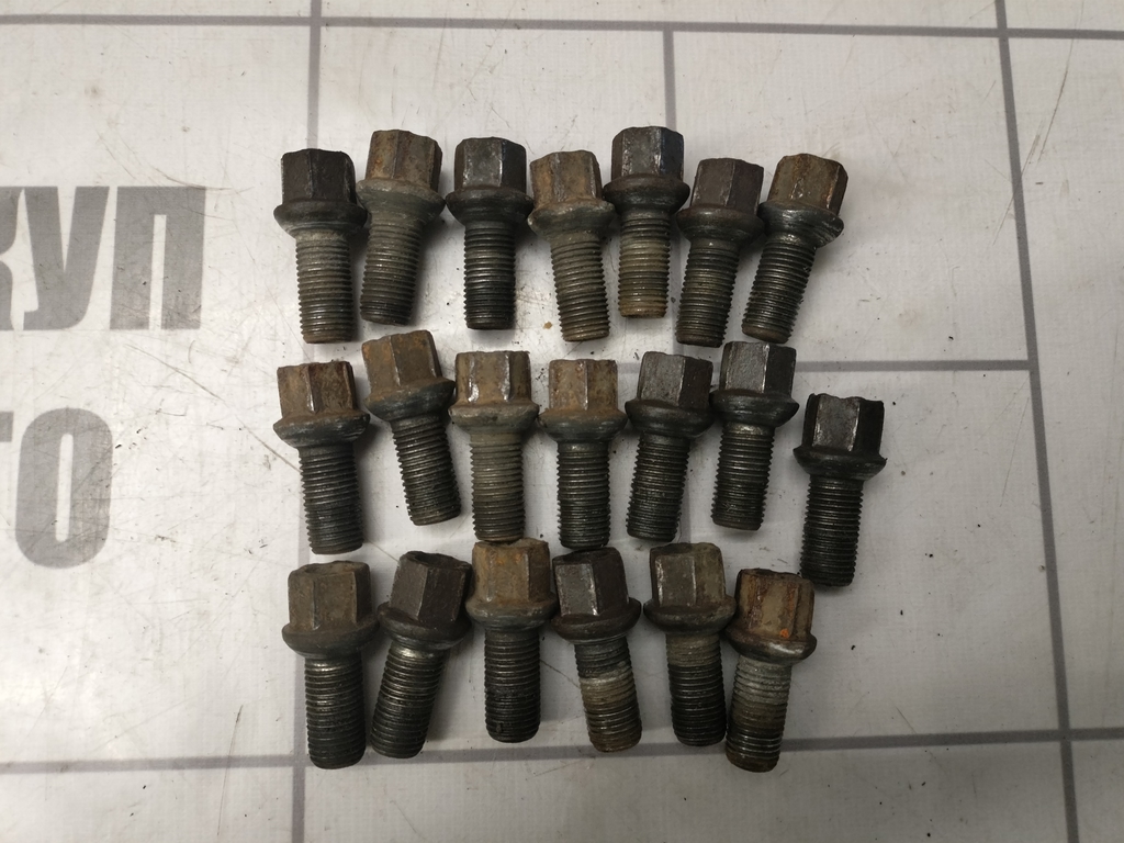 Skoda Yeti 2009-2018 для Болт колесный