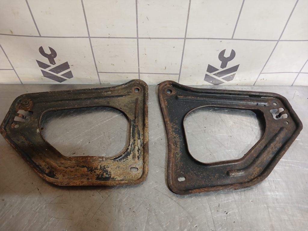 Renault Clio 2 Symbol 1998-2008 для Кронштейн передней балки