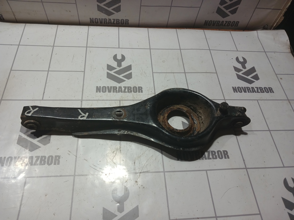 Ford Focus 1 1998-2004 для Рычаг задний нижний правый