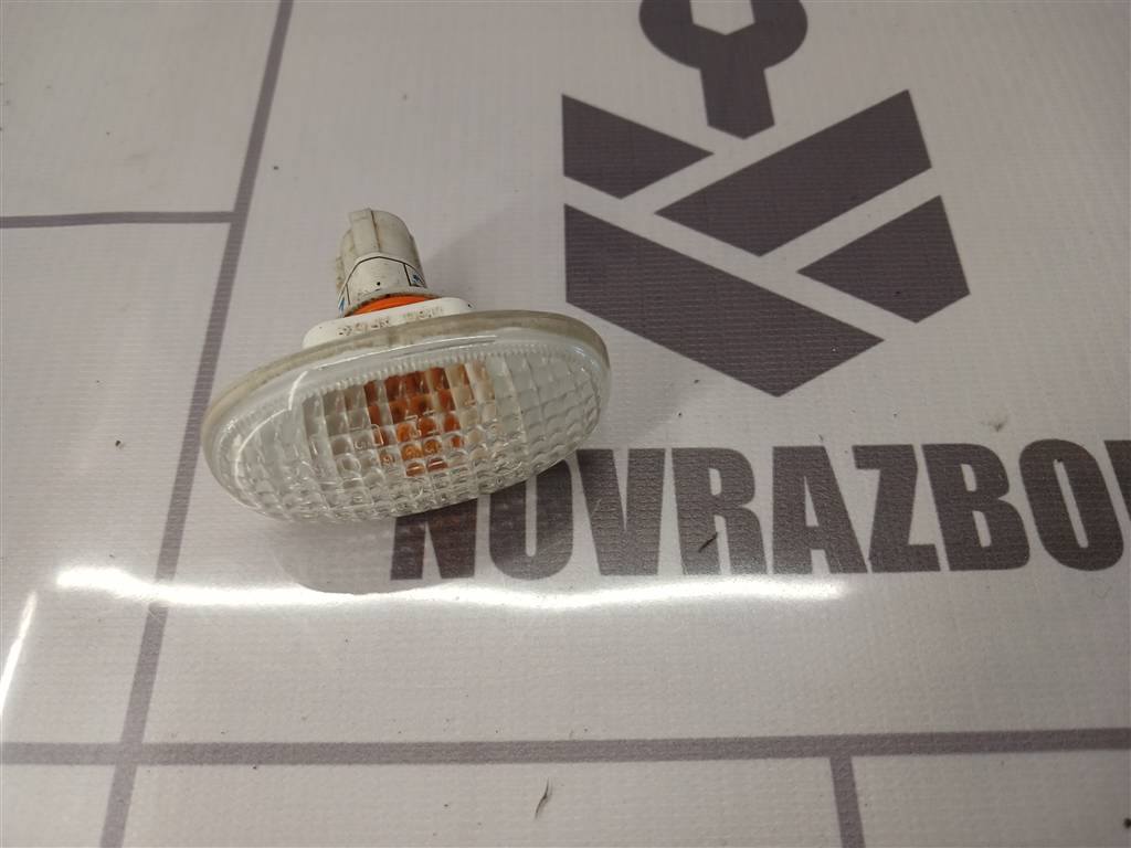 Chevrolet Aveo T200 03-08 для Повторитель на крыло белый