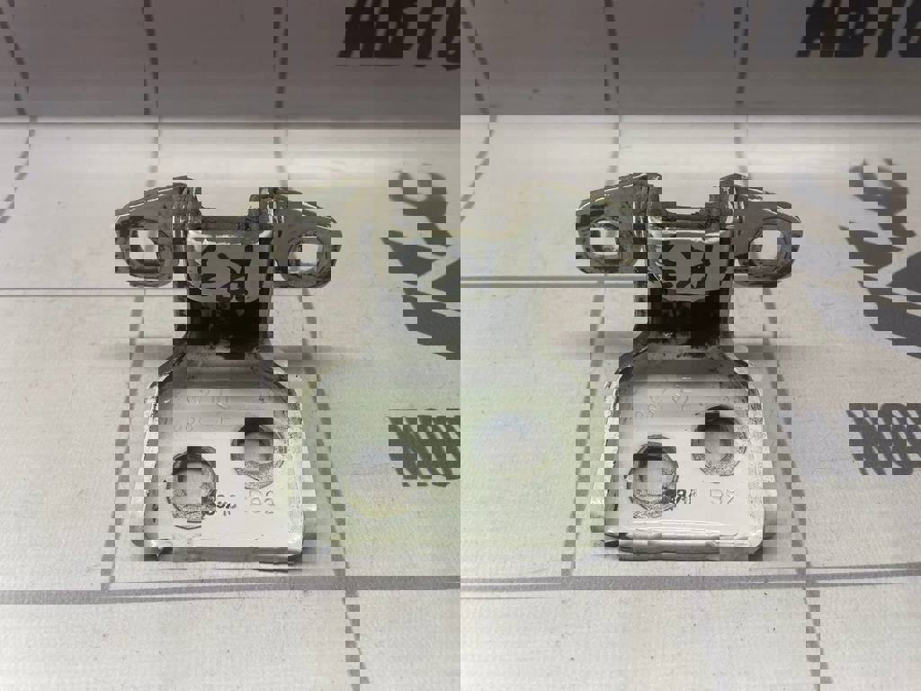 Renault Logan 2 14-18 для Петля двери