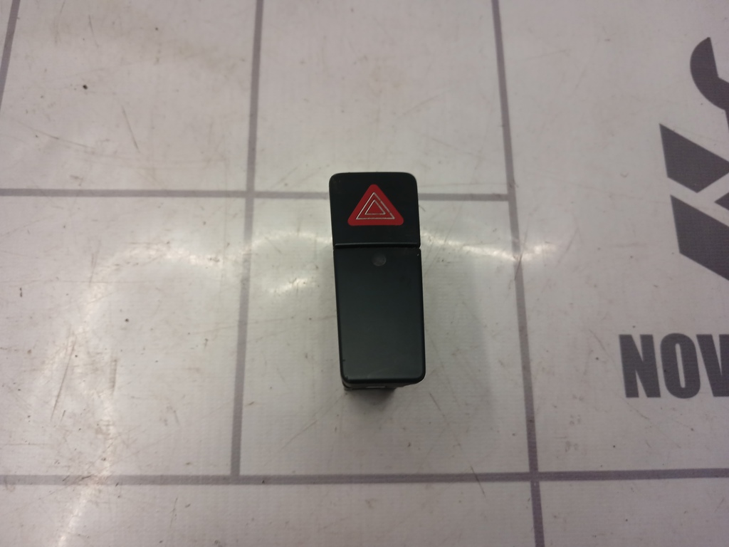 Suzuki SX4 2006-2013 для Кнопка аварийной сигнализации