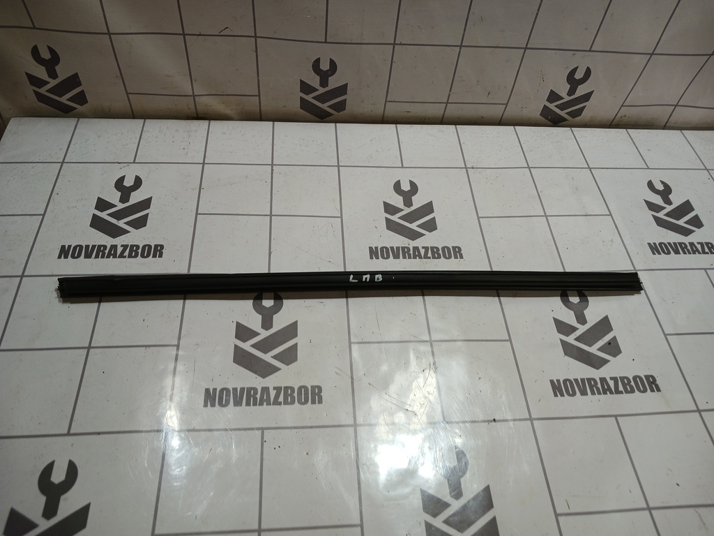 LADA VESTA 15-19 для Накладка стекла переднего левого