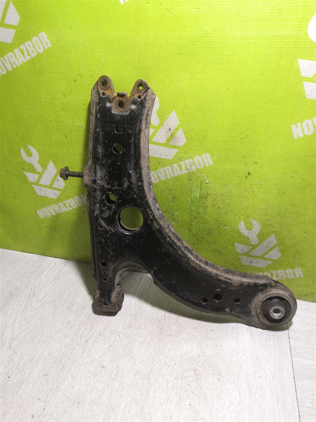 VW Golf 4 Bora 97-05 для Рычаг передний