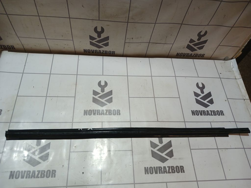 Ford Focus 1 1998-2004 для Накладка стекла переднего правого