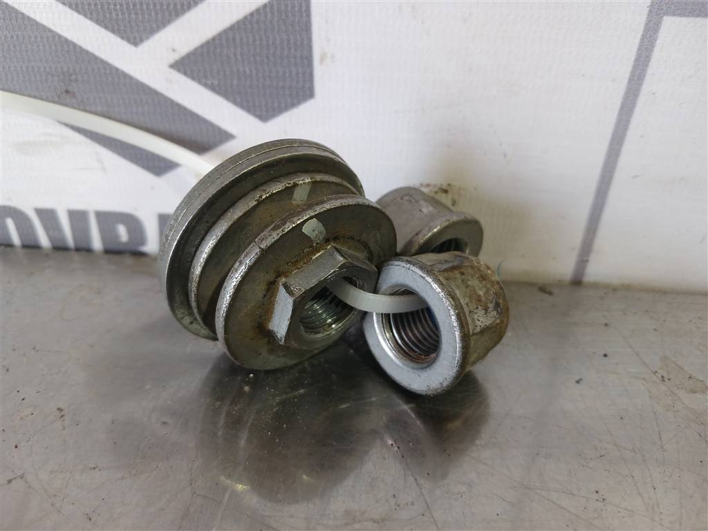 Skoda Octavia A5 1Z   04-13 для Гайка амортизатора