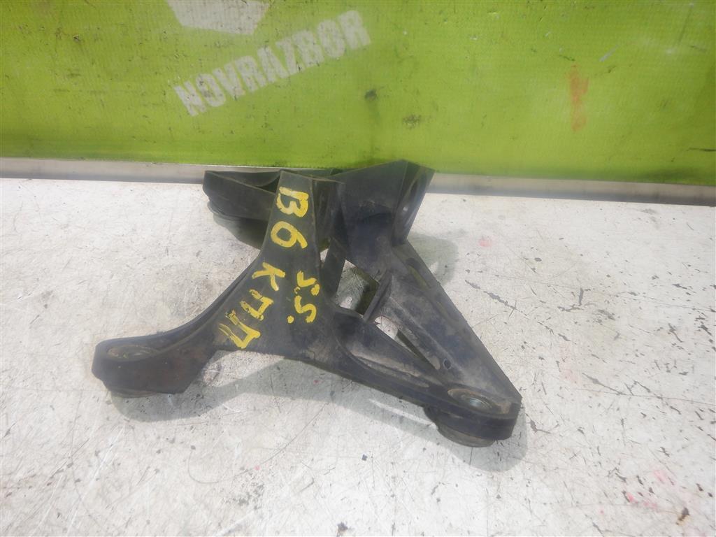 VW Passat B6 05-10 для Кронштейн