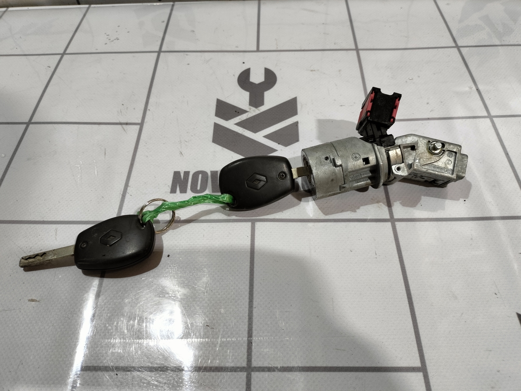 Renault Clio 3  2005-2012 для Замок зажигания