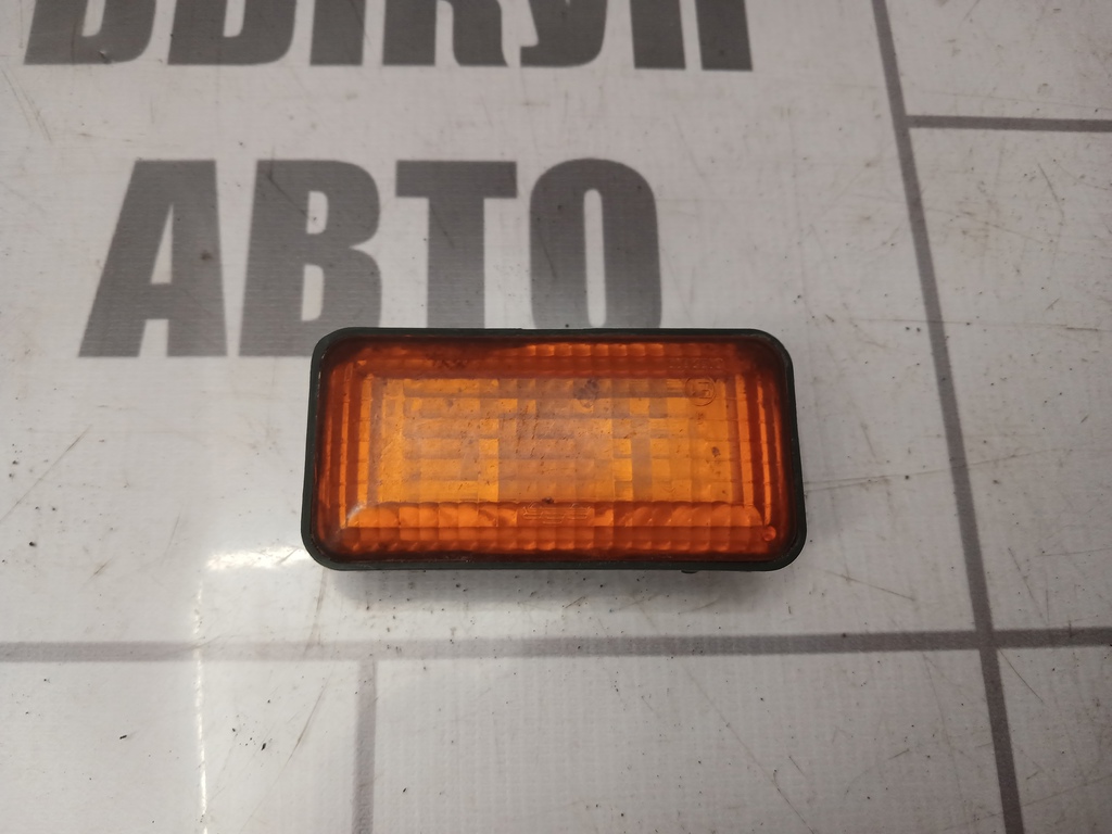 VW Golf 3 Vento 91-97 для Повторитель на крыло желтый