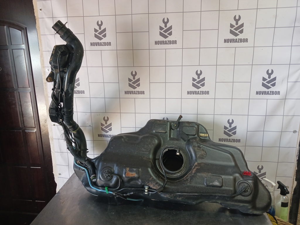 Fiat Punto 2 (188) 99-10 для Бак топливный