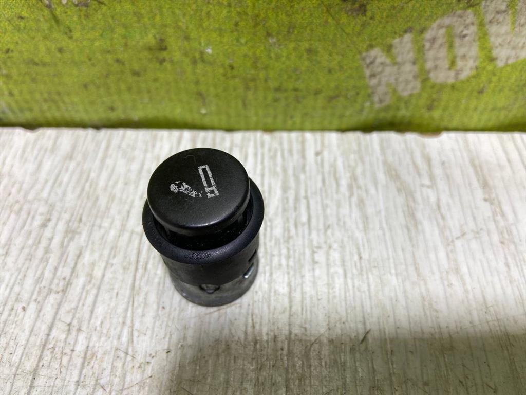 VW Golf 3 Vento 91-97 для Прикуриватель