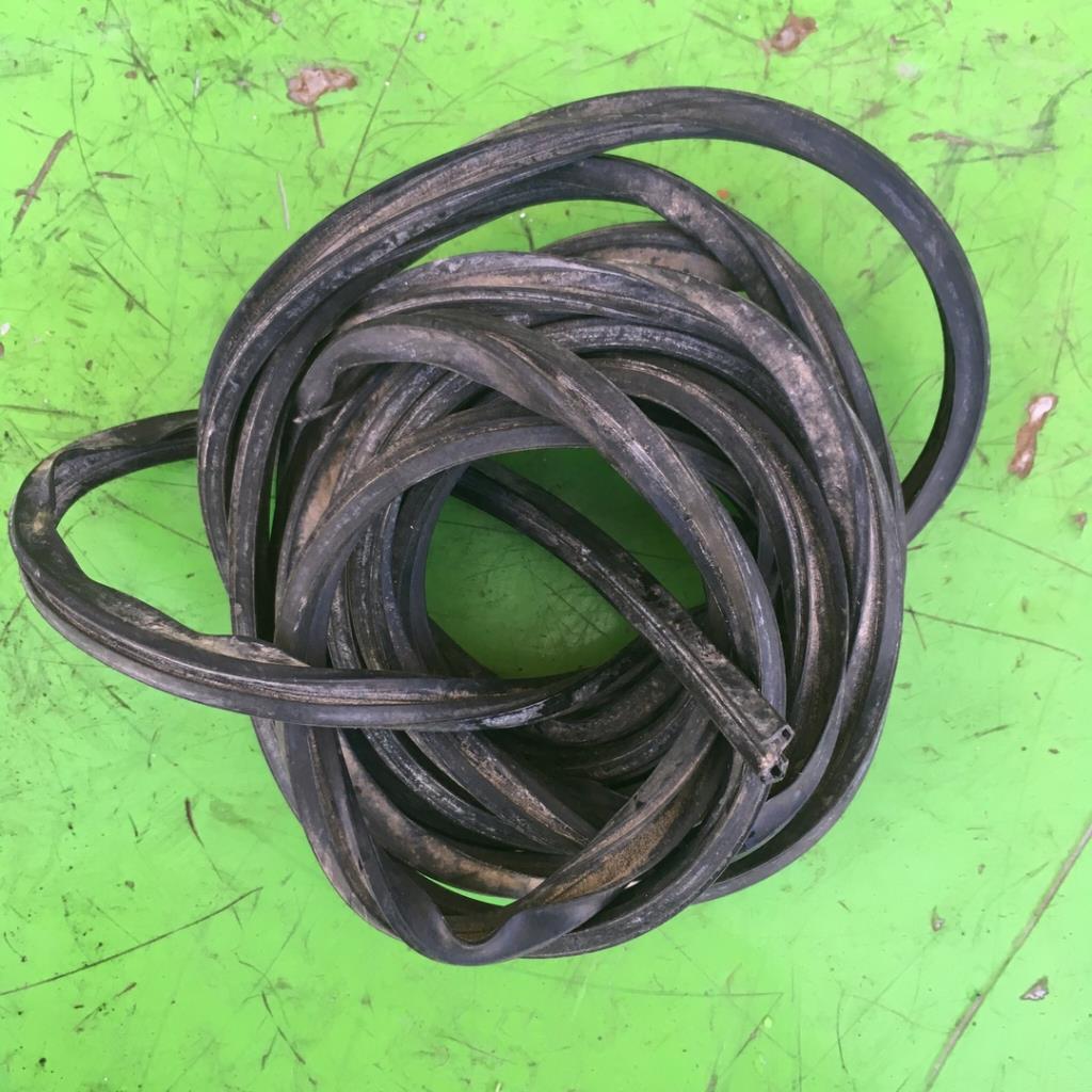 VW Golf 6 09-12 для Уплотнитель