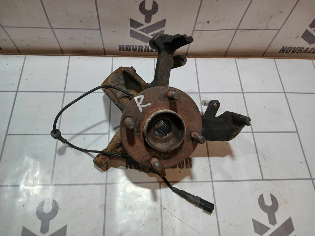 Ford Focus 1 1998-2004 для Кулак поворотный передний правый