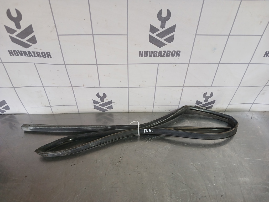 Kia RIO 1 2000-2004 для Уплотнитель стекла двери