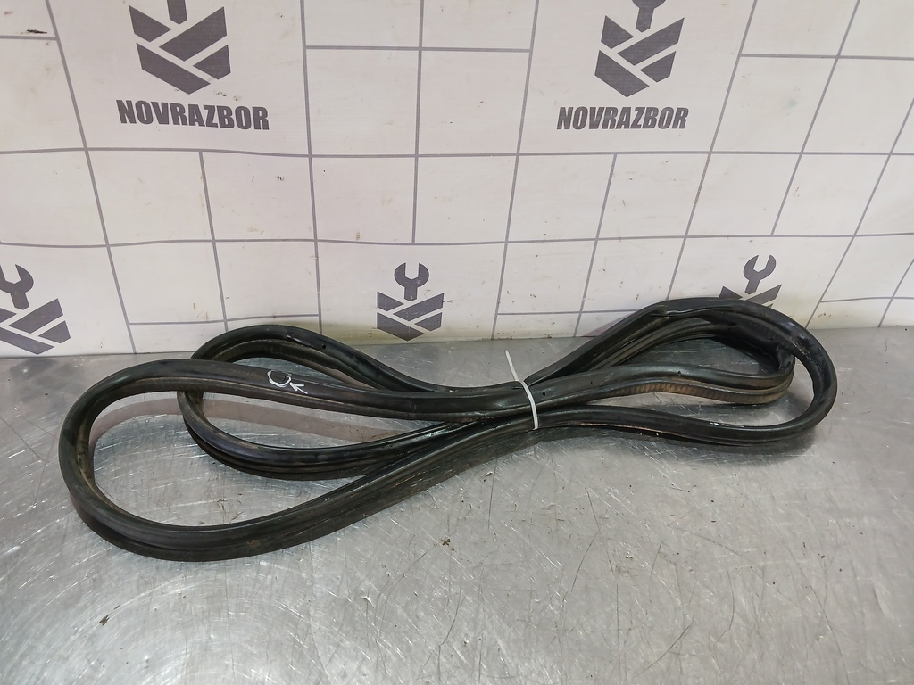 Audi A6 (C4) 1994-1997 для Уплотнитель двери