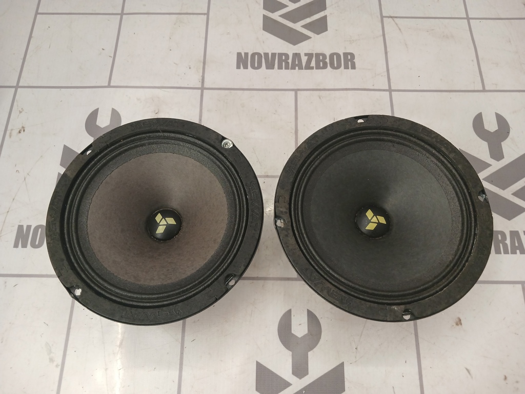 VW Golf 4 Bora 97-05 для Динамик