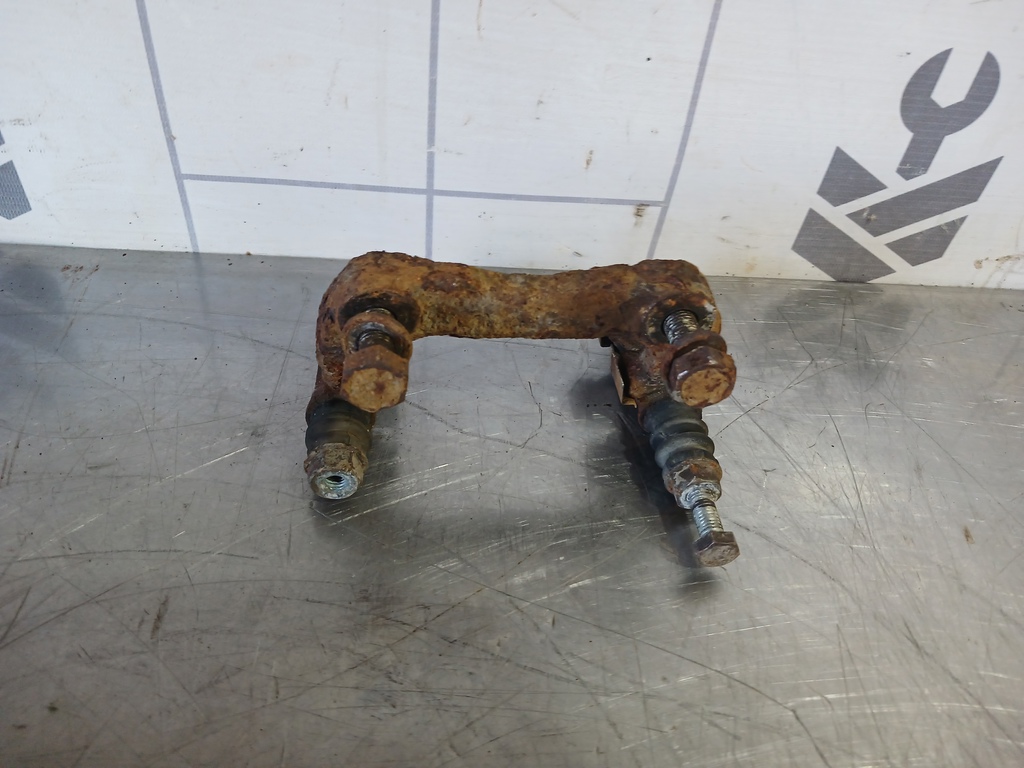 VW Golf 4 Bora 97-05 для Скоба суппорта заднего