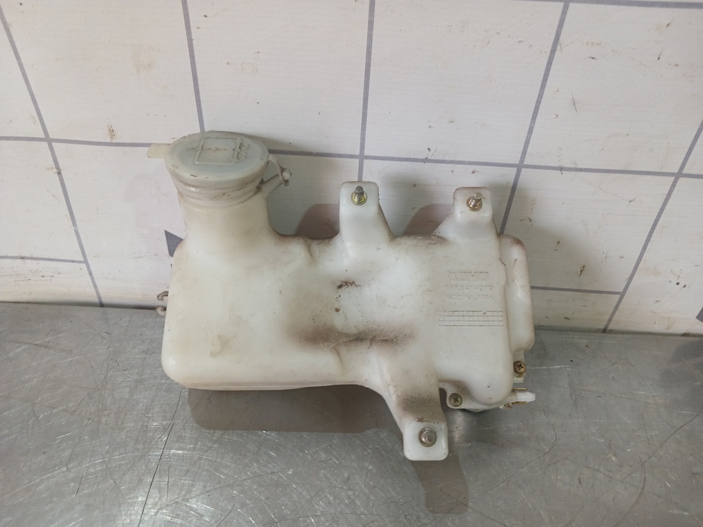 Mazda 626 (GE) 1992-1997 для Бачок расширительный