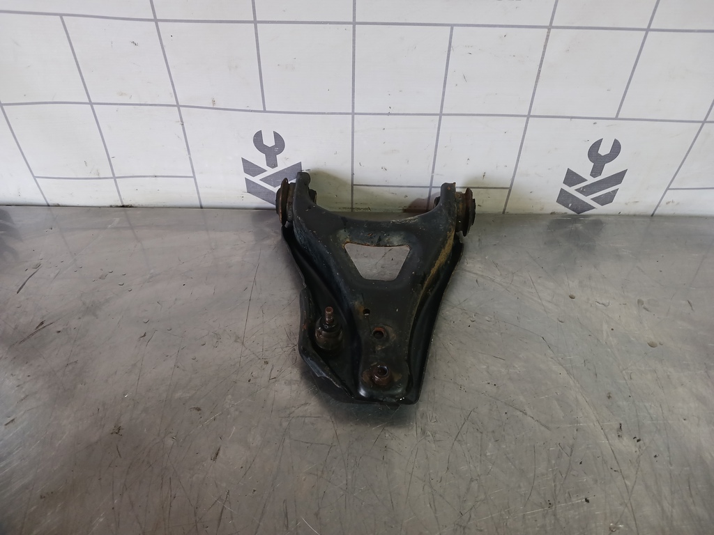 Renault Clio 2 Symbol 1998-2008 для Рычаг передний левый