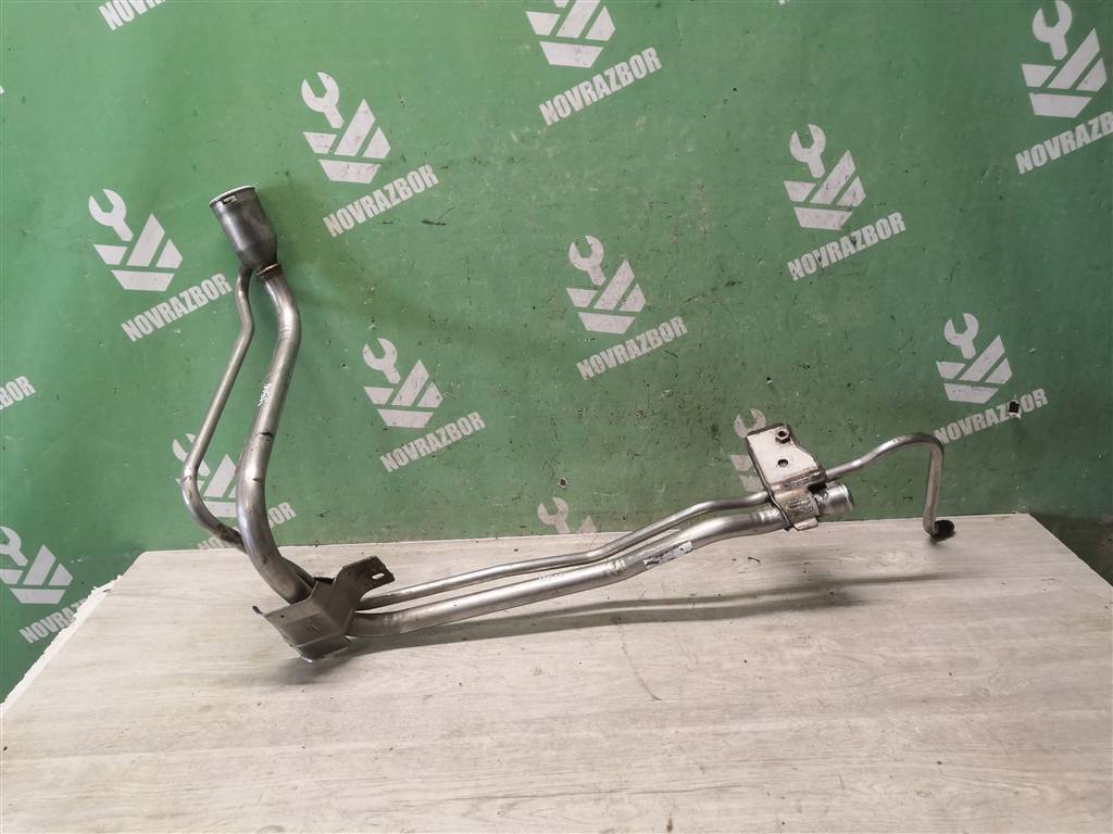 Ford Tourneo Connect 02-13 для Горловина топливного бака