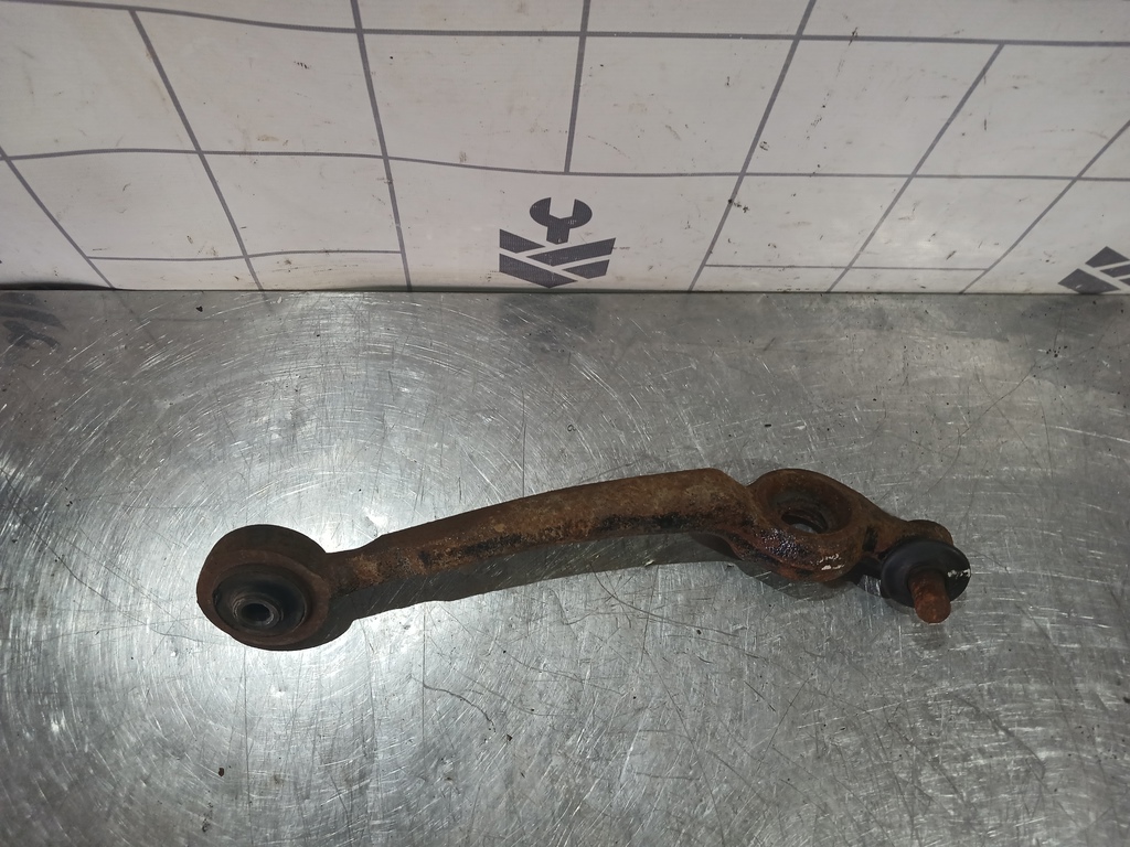 Audi A6 (C4) 1994-1997 для Рычаг передний правый