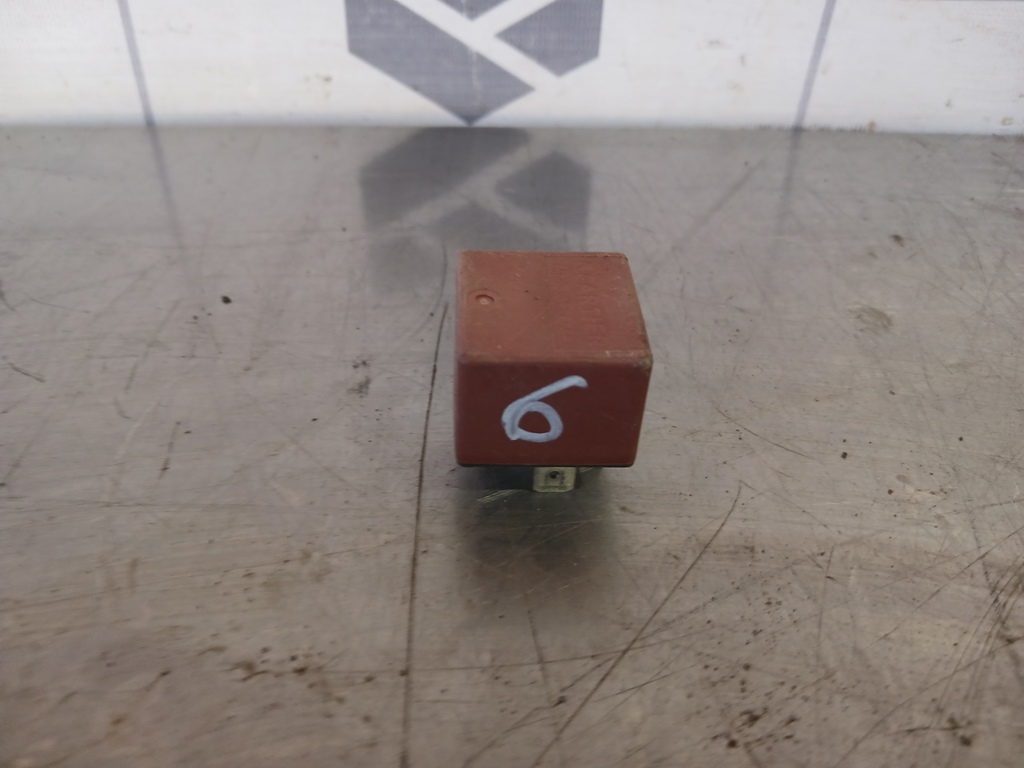 Renault Clio 2 Symbol 1998-2008 для Реле