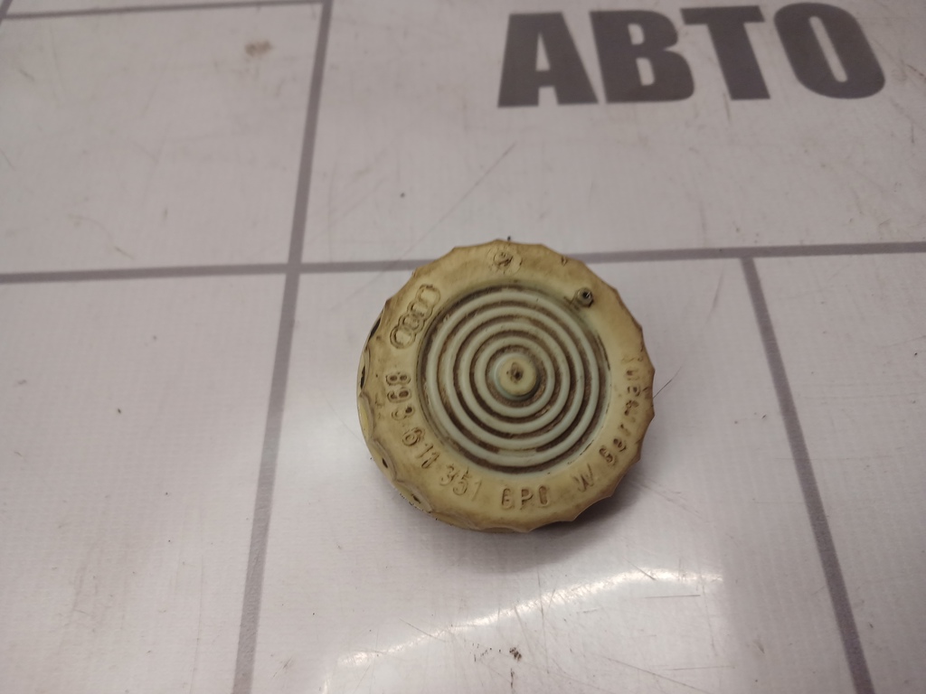 Audi 80  90  B3  86-91 для Крышка бачка тормозной жидкости