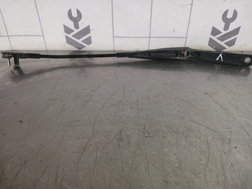 Ford Focus 2 05-08 для Поводок стеклоочистителя передний левый