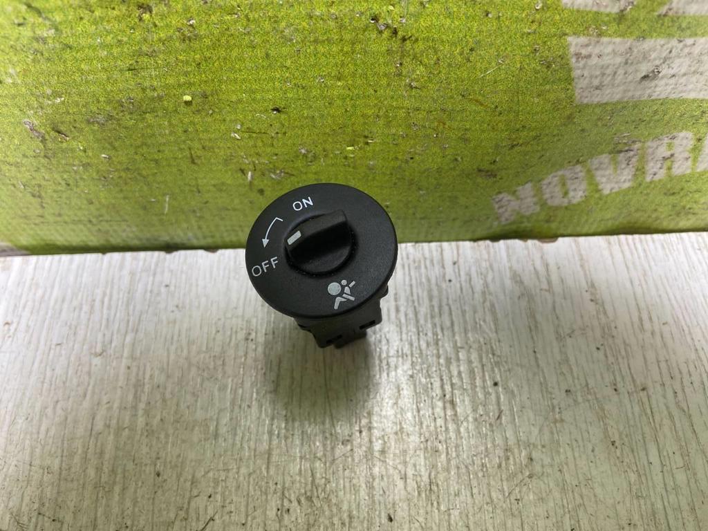 LADA VESTA 15-19 для Выключатель