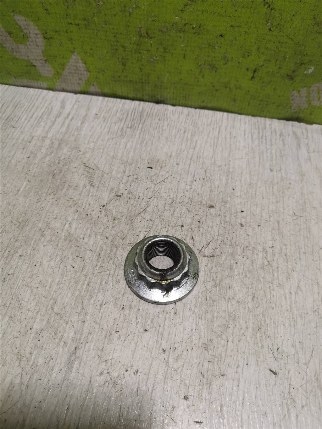 VW Golf 4 Bora 97-05 для Гайка ступицы