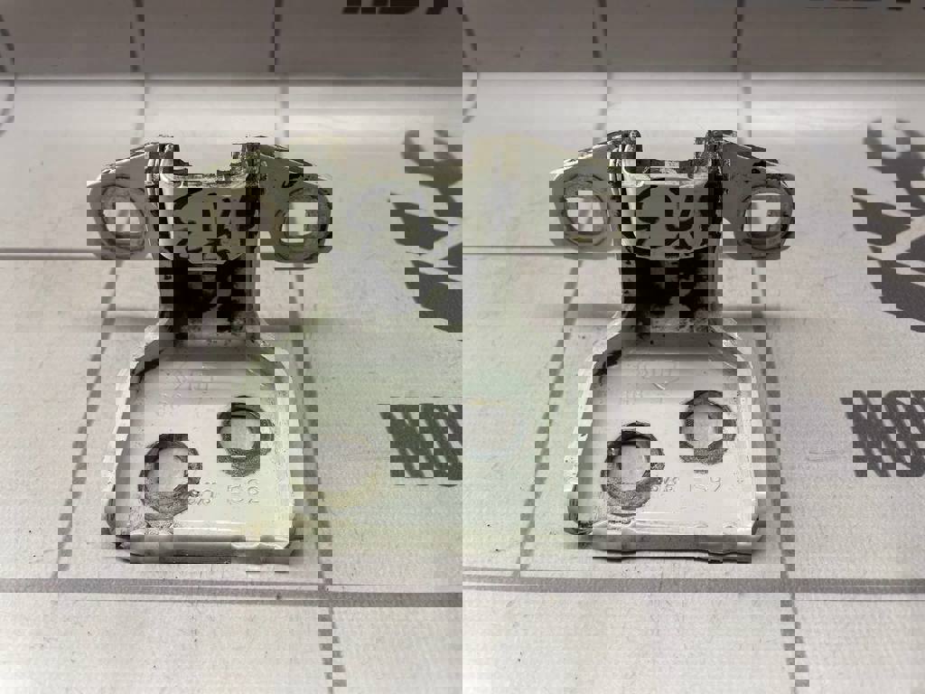 Renault Logan 2 14-18 для Петля двери