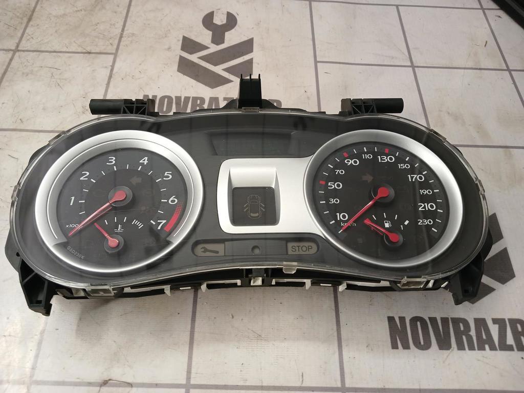 Renault Clio 3  2005-2012 для Панель приборов