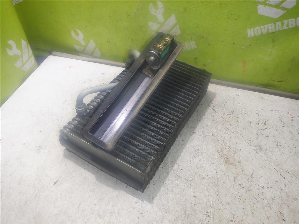 Opel Vectra B 1995-1999 для Радиатор кондиционера (конденсер)