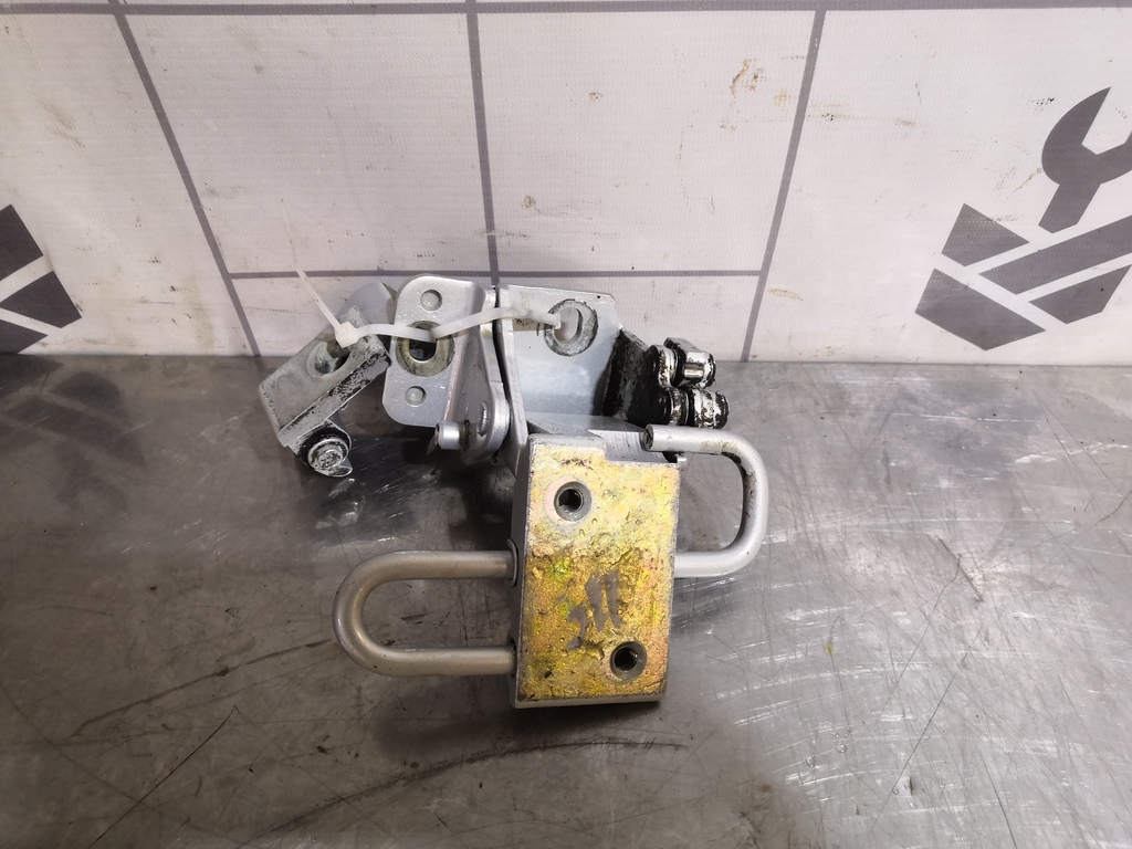 VW Passat B5 96-00 для Петля двери задней верхняя