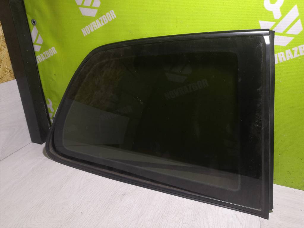 Suzuki Baleno 98-07 для Стекло кузовное глухое правое