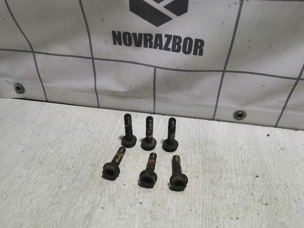 VW Passat B5 96-00 для Болт маховика