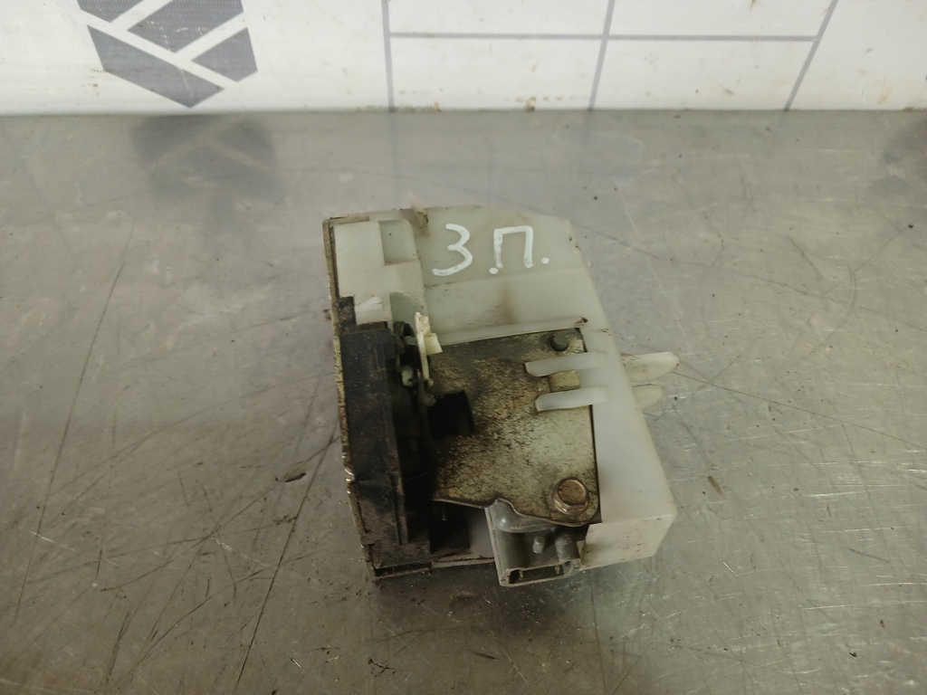 Renault Clio 2 Symbol 1998-2008 для Замок двери задней правой