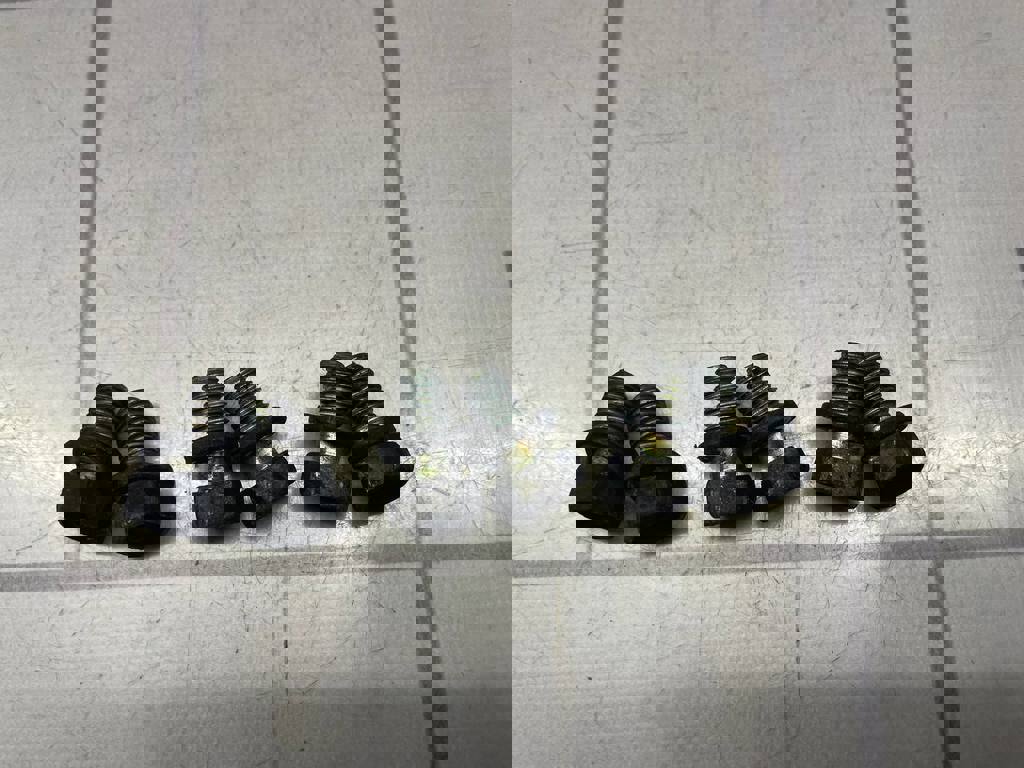 Hyundai Elantra 3  00-05 для Болт