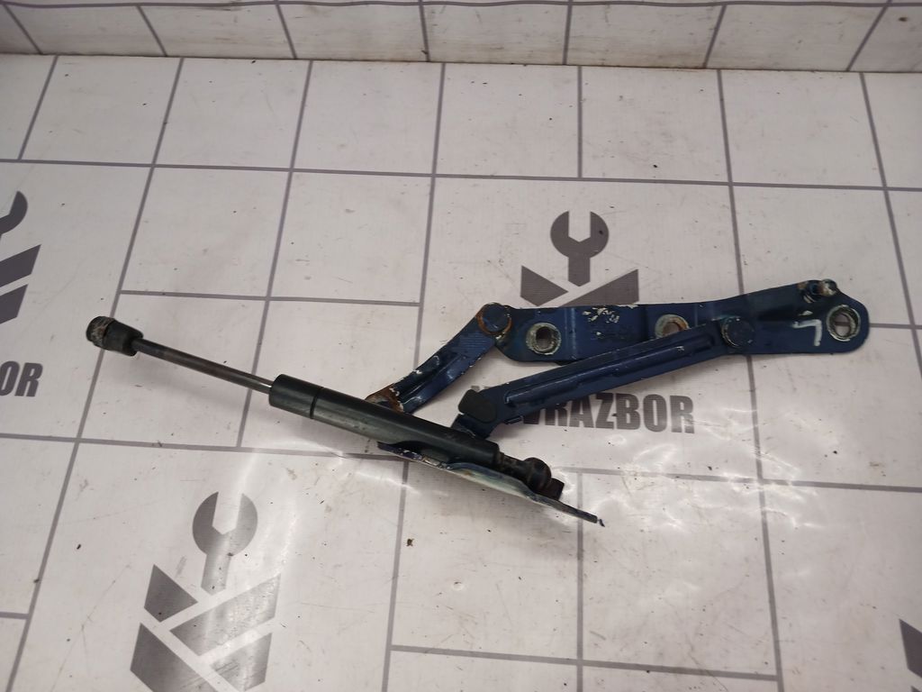 VW Golf 3 Vento 91-97 для Петля крышки багажника