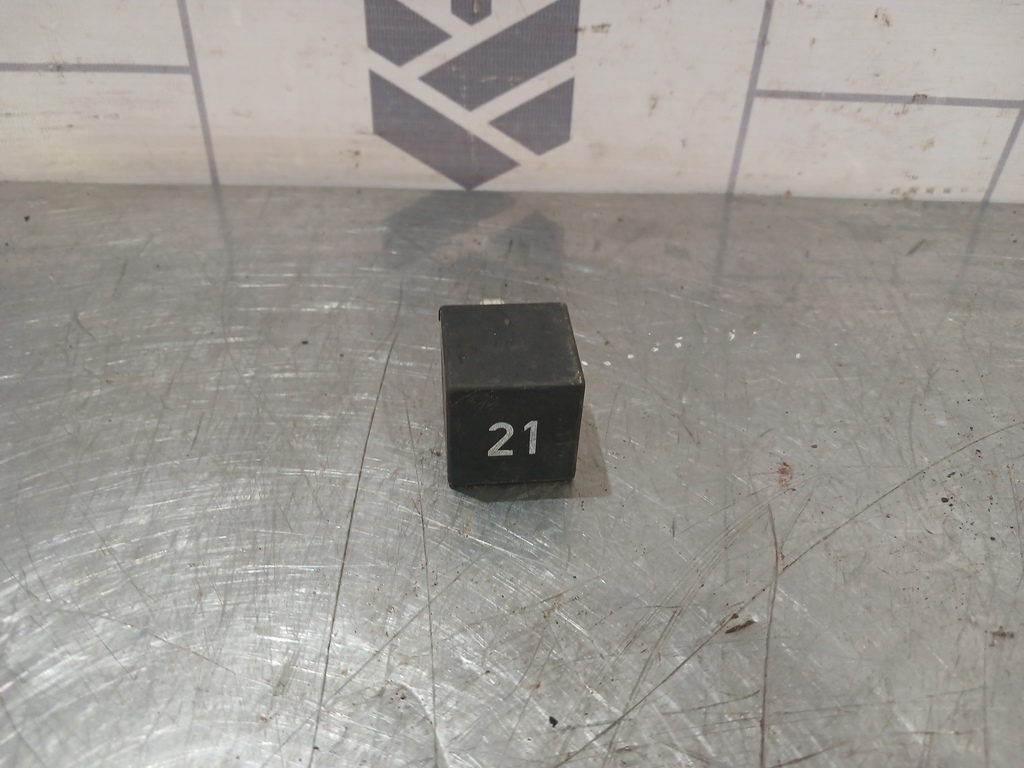 Audi A6 (C4) 1994-1997 для Реле поворотов