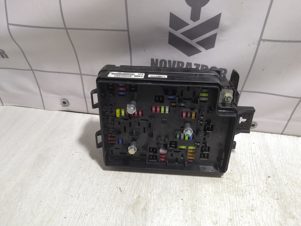 Chevrolet Aveo (T300) 2011-2015 для Блок предохранителей