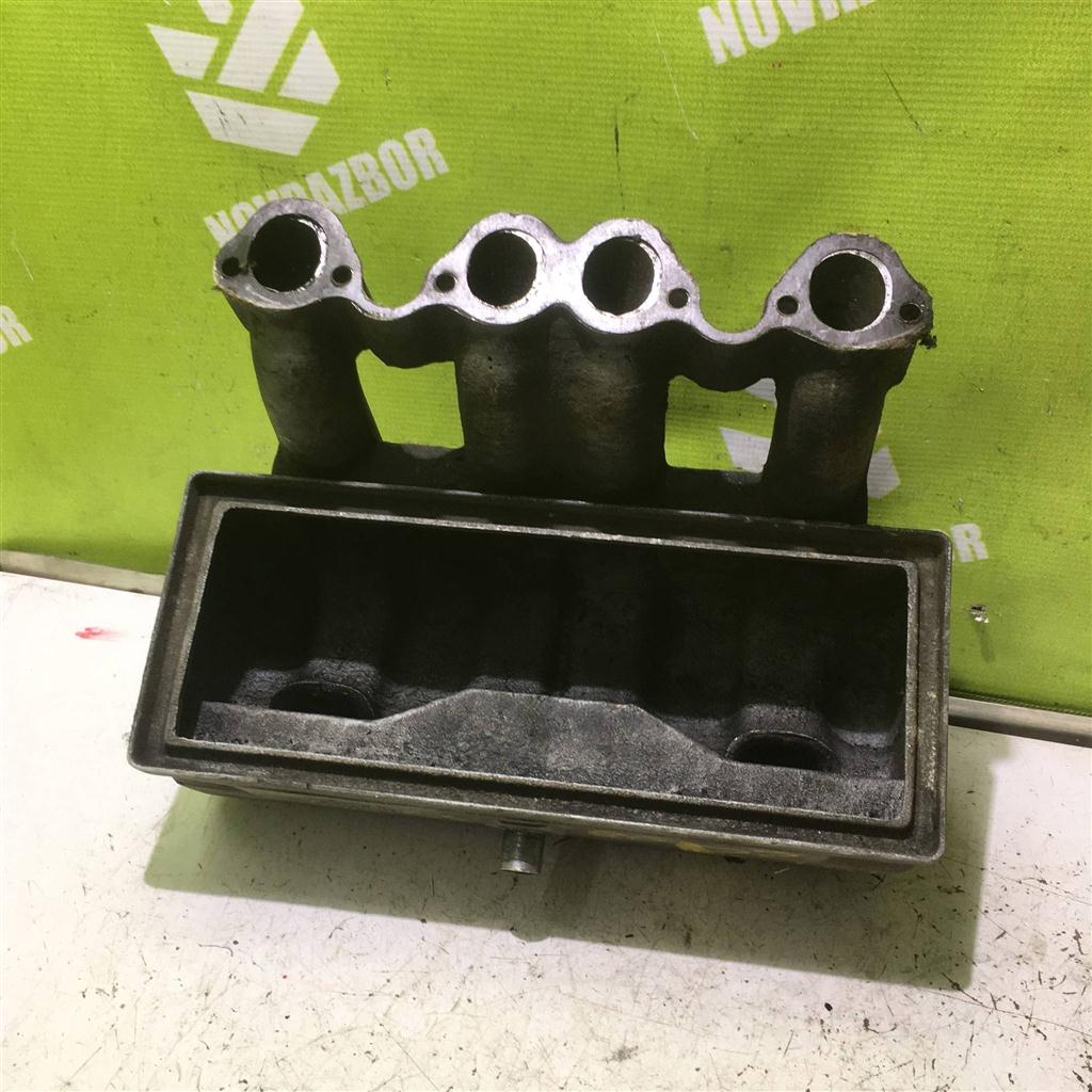 Audi  80 B2 80-86 для Коллектор впускной