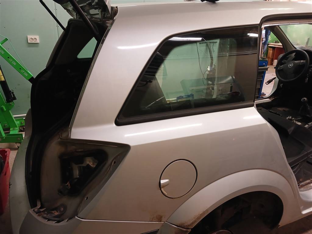 Opel Astra H / Family 2004 > для Крыло заднее правое